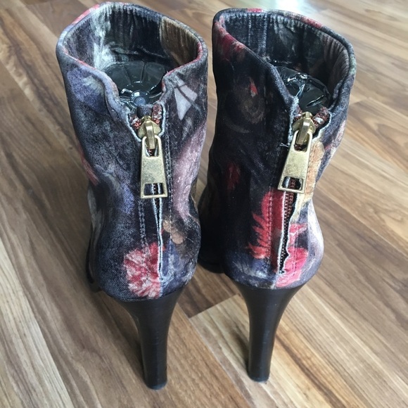 Joie Blayze Floral Print Velvet Booties - Picture 7 of 8
